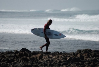  Surfer